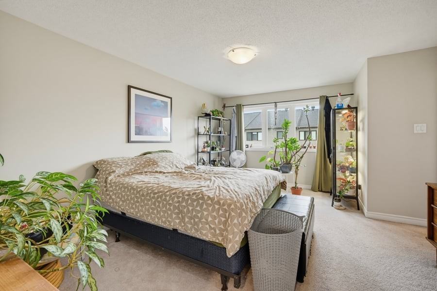 102 Nacarat Street - Photo 6 of 13