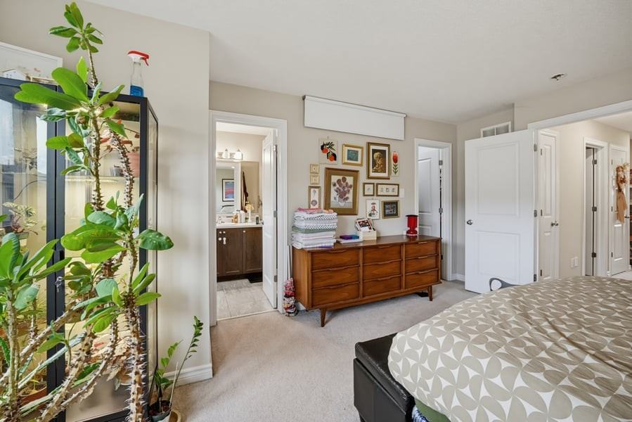 102 Nacarat Street - Photo 7 of 13