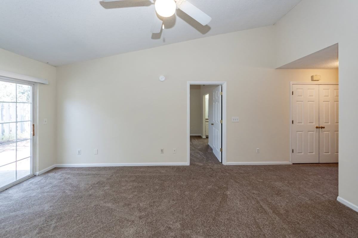 1621 Dexter Ln - Photo 3 of 49