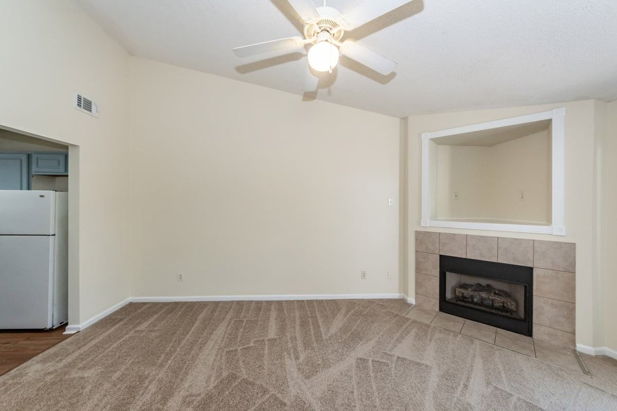 1621 Dexter Ln - Photo 4 of 49