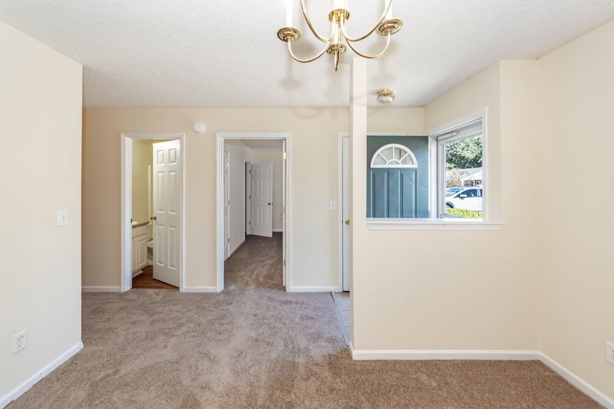 1621 Dexter Ln - Photo 5 of 49