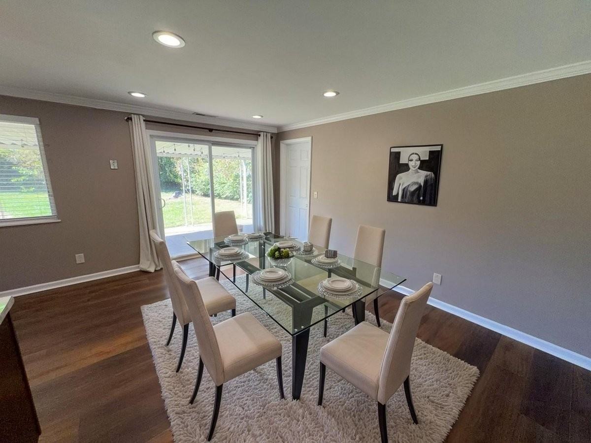 251 Kinsman Ct - Photo 4 of 15