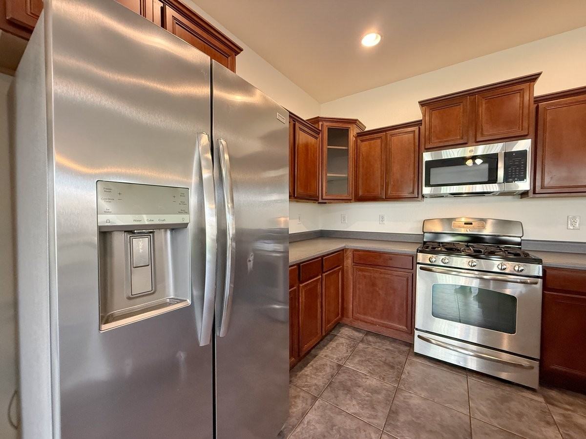 13937 N 146th Ln - Photo 3 of 49