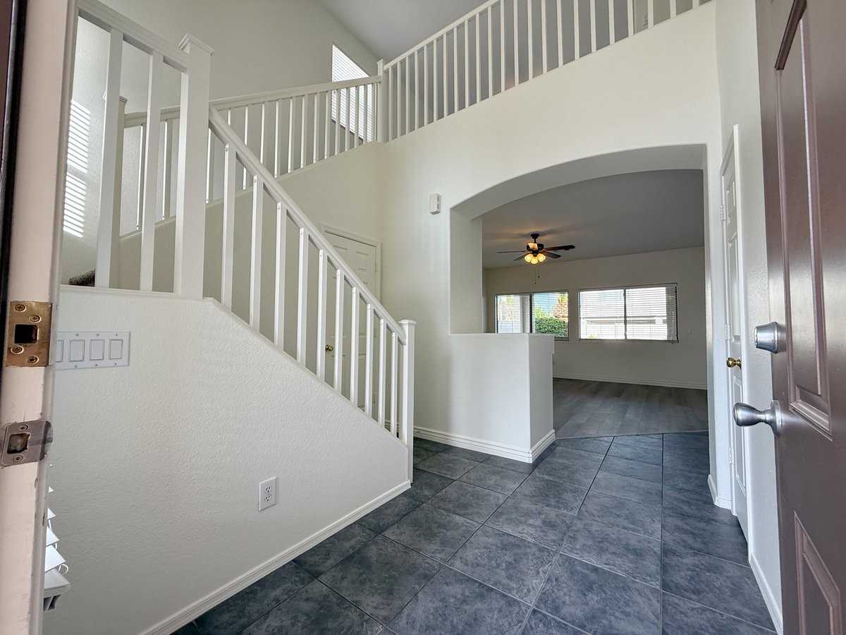 13937 N 146th Ln - Photo 7 of 49