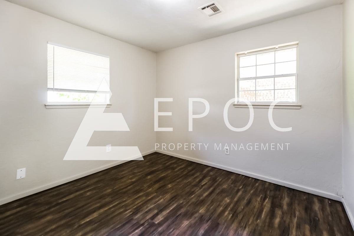 237 Nw 82nd St - Photo 6 of 15