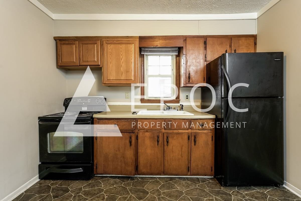 2605 Ansonia St - Photo 3 of 15
