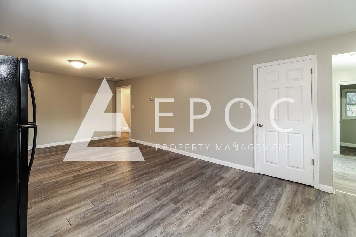 7629 Brisbane Dr - Photo 3 of 16