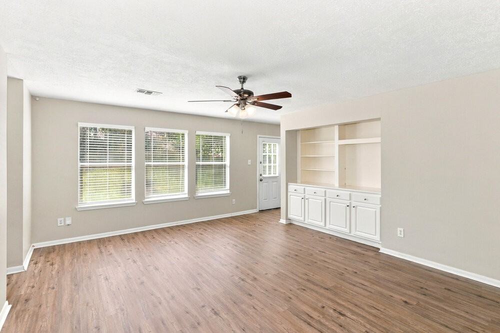 31107 Perlican Dr - Photo 4 of 17