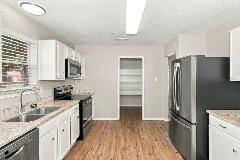 31107 Perlican Dr - Photo 7 of 17