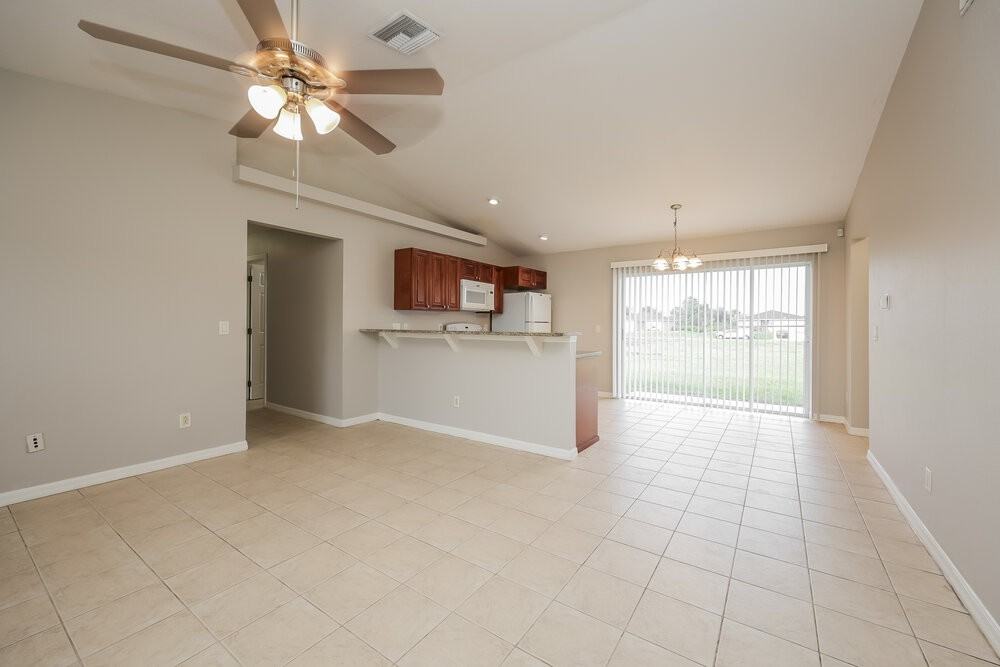 2810 39th St Sw - Photo 3 of 20