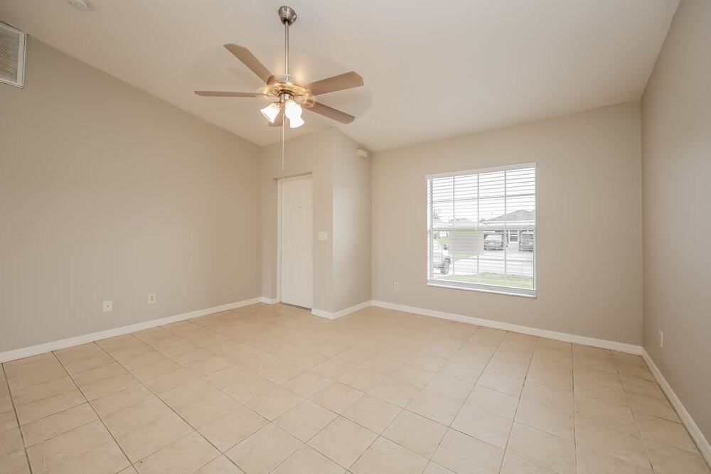 2810 39th St Sw - Photo 4 of 20