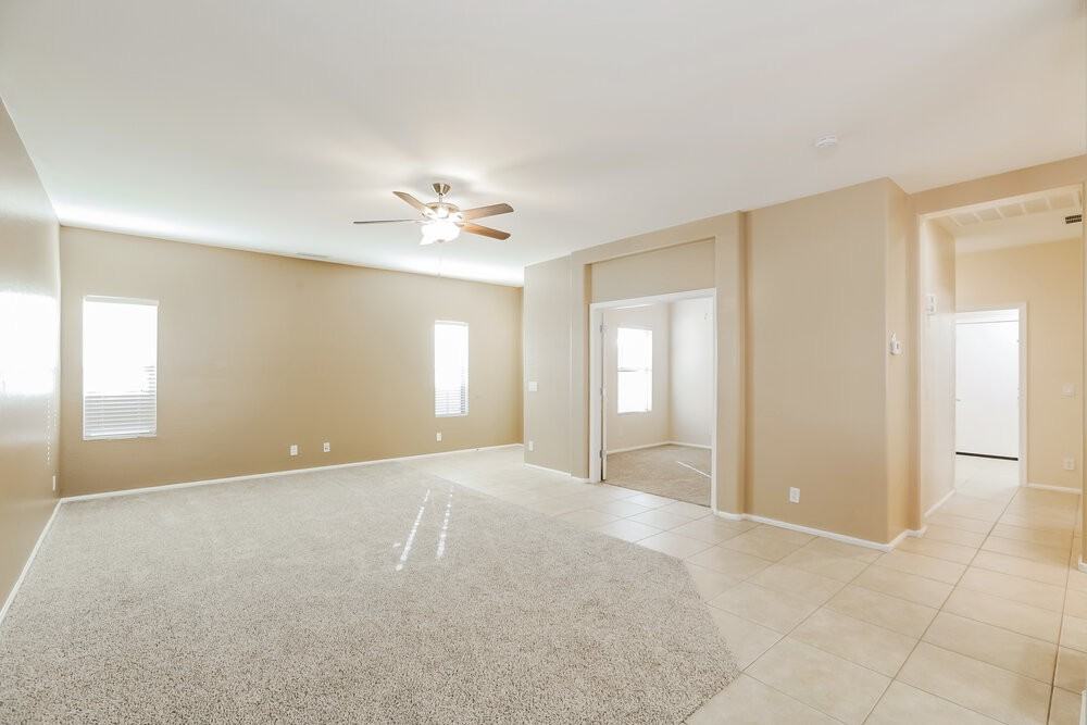 994 W Oak Tree Ln - Photo 3 of 16