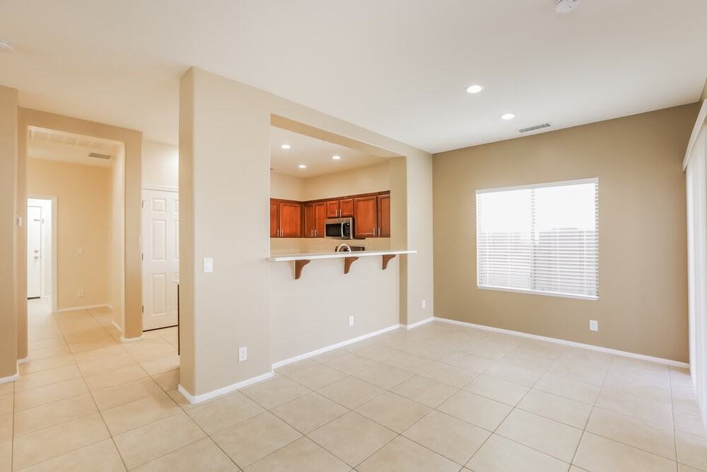 994 W Oak Tree Ln - Photo 6 of 16