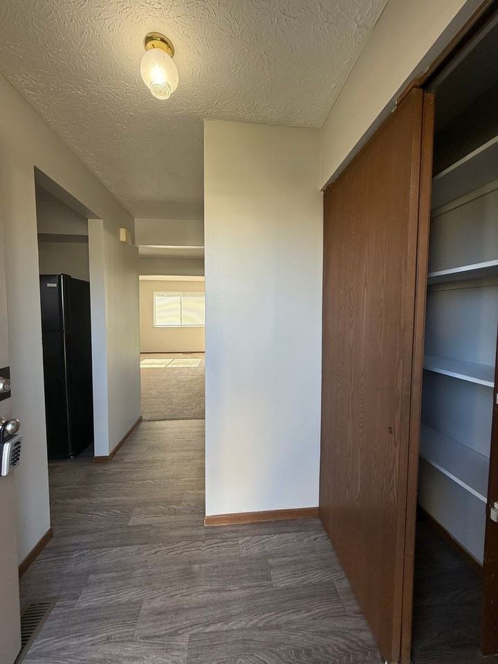 2411 Edmonton Rd - Photo 2 of 22