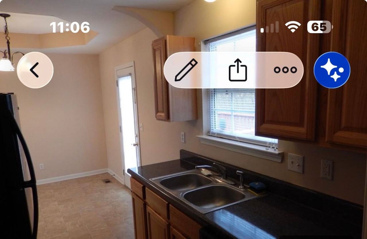 1047 N Dupont Ave - Photo 2 of 15