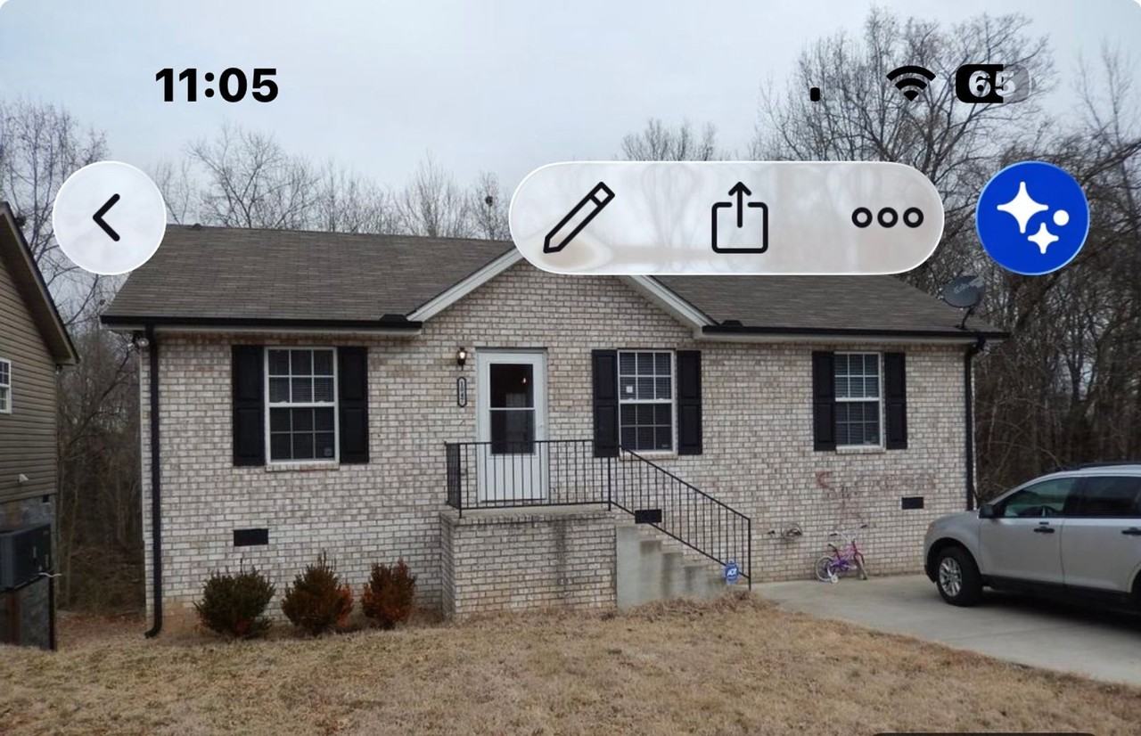 1047 N Dupont Ave - Photo 3 of 15