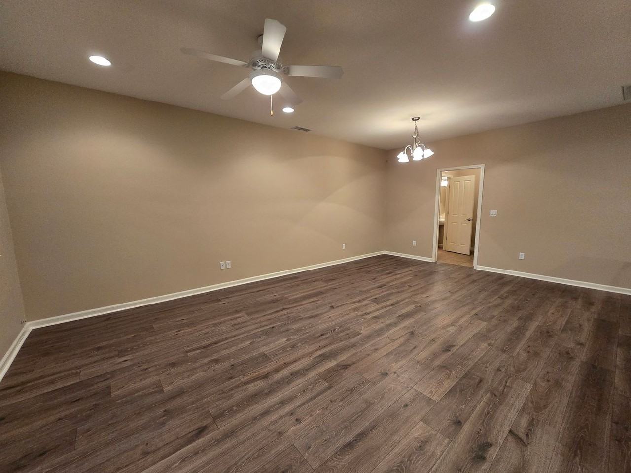 2255 Grosvenor Park Pl - Photo 3 of 20
