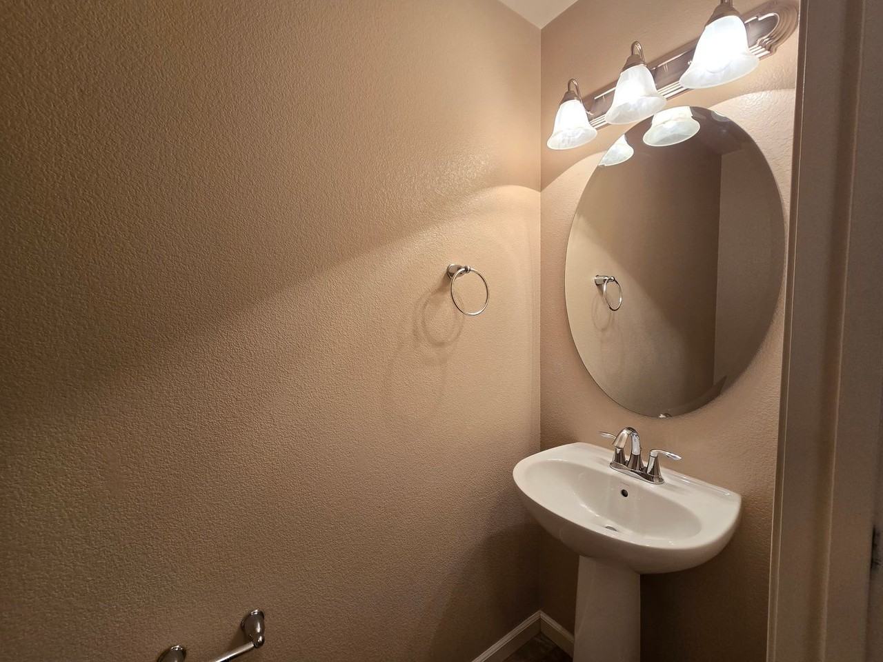 2255 Grosvenor Park Pl - Photo 7 of 20