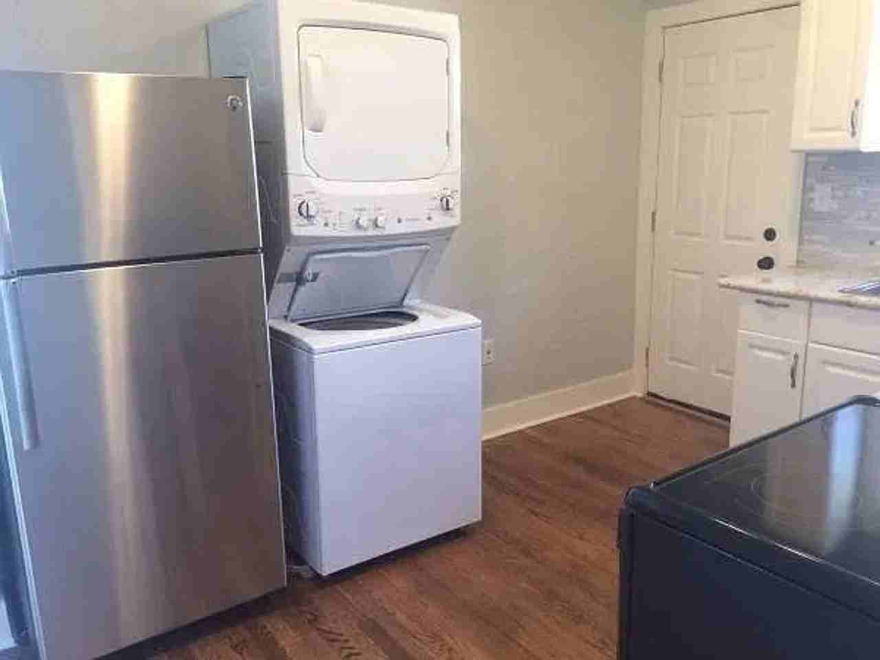 2404 Nw 20th St - Photo 6 of 7