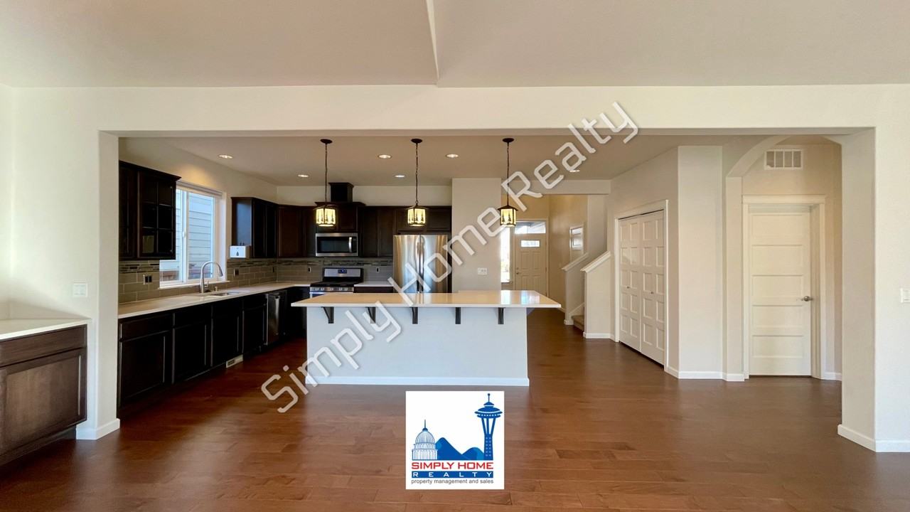9639 6th Way Se - Photo 3 of 36