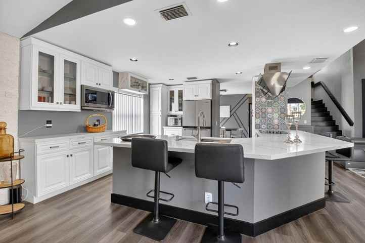 3527 Stratton Lane - Photo 2 of 13