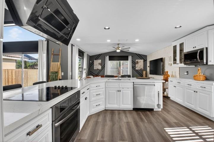 3527 Stratton Lane - Photo 4 of 13