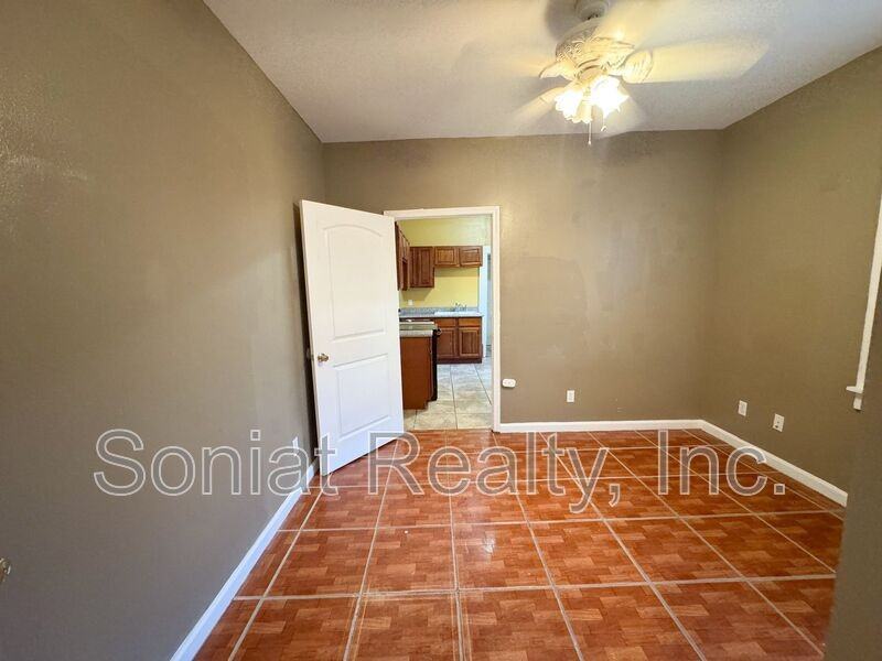 1121 S Genois St - Photo 7 of 10