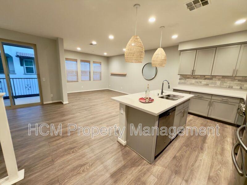303 Limestone - Photo 6 of 40