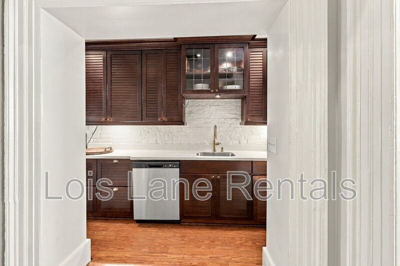 22 Wentworth St - Photo 3 of 33