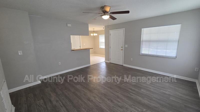 220 S Eastside Dr - Photo 3 of 17