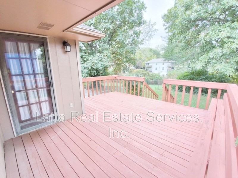 2748 S Coachman Dr - Photo 4 of 16