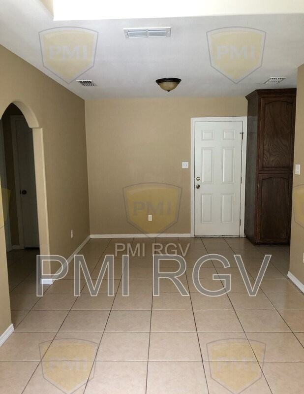 304 W Amy Dr - Photo 2 of 11