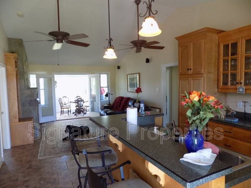7380 Graves Landing Rd - Photo 3 of 17