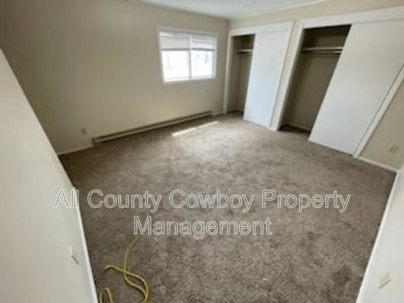 125 E Miller St - Photo 5 of 10