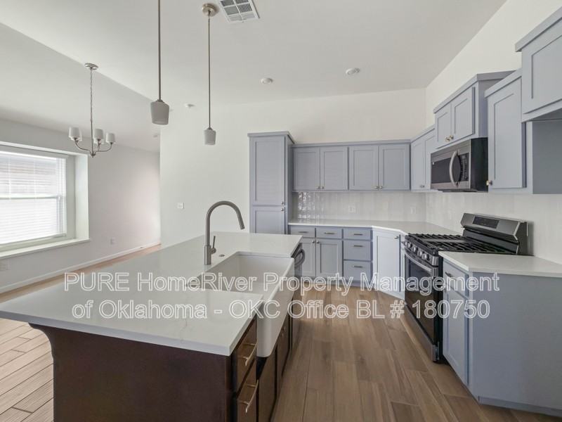 3424 Nw 179th St - Photo 3 of 28