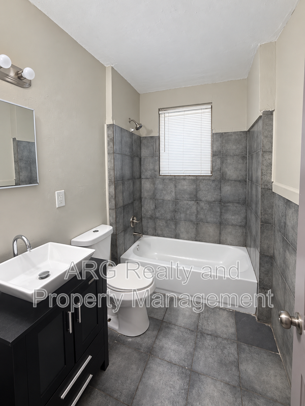 1375 Elizabeth Ave Sw - Photo 6 of 9
