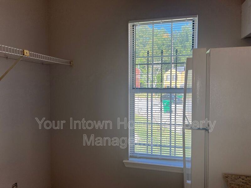 6471 Bedford Ln - Photo 4 of 15