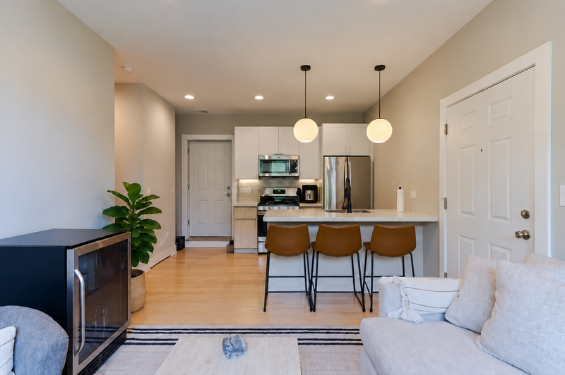 2908 N Allen Ave - Photo 3 of 16