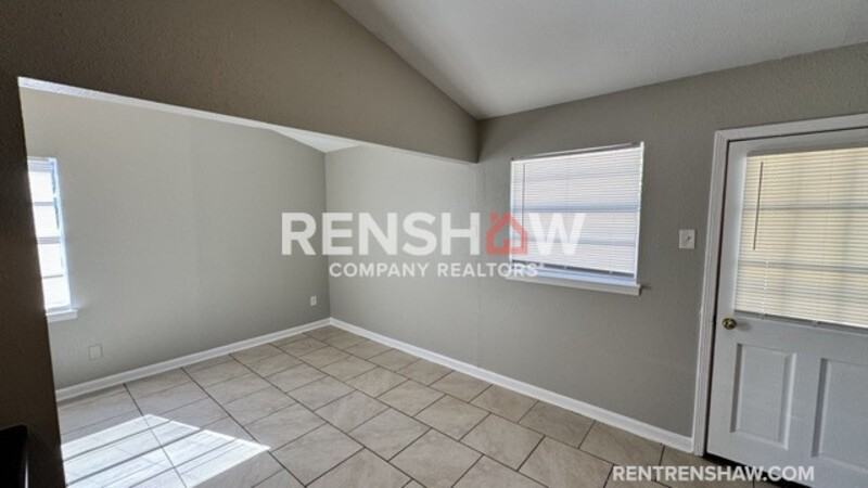 4175 Warbonnet St - Photo 5 of 13