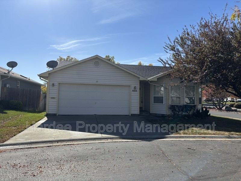 688 S Gamay Ln - Photo 2 of 20