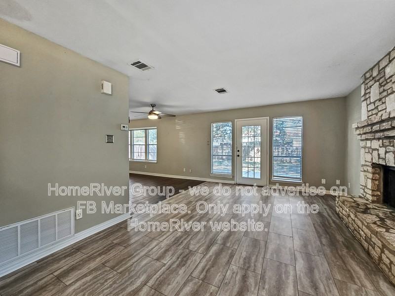 11429 Hatchet Pass Dr - Photo 4 of 24