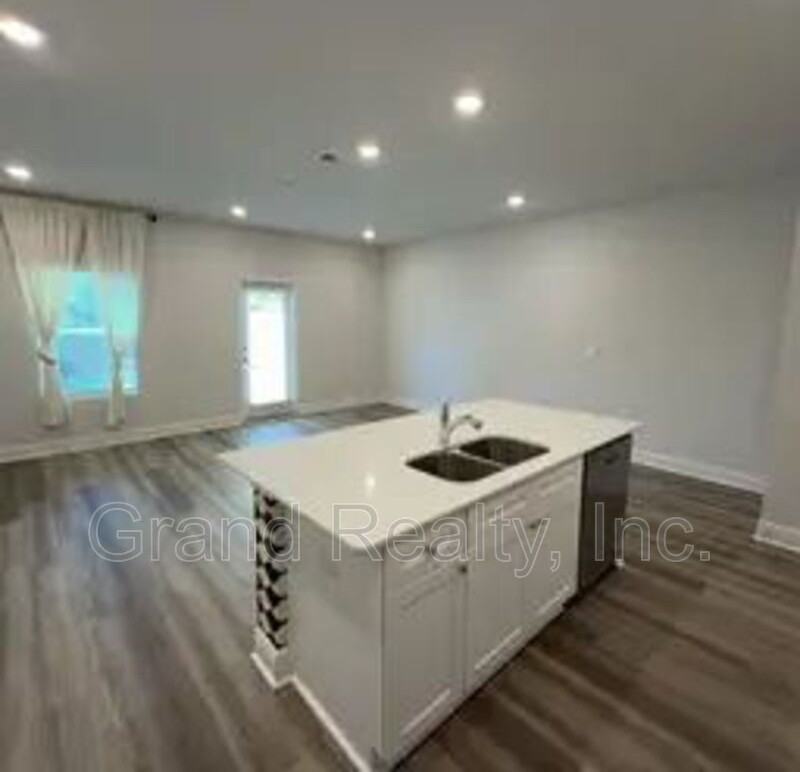 3821 Pendragon Cir - Photo 7 of 28