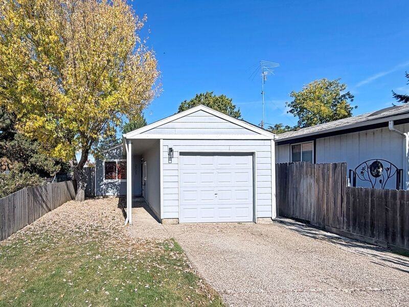2727 Edison St - Photo 2 of 19