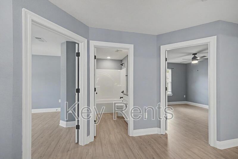 10427 Tanton Rd - Photo 4 of 30