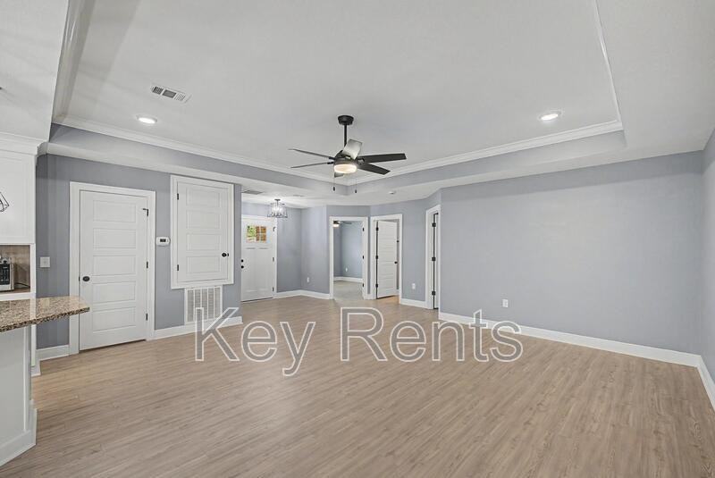 10427 Tanton Rd - Photo 7 of 30