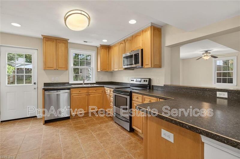 3110 Norway Pl - Photo 3 of 38