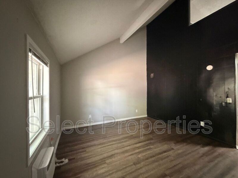 521 W Huntington Ave #6 - Photo 2 of 8