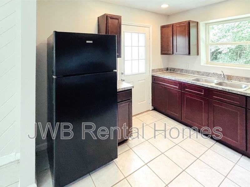 7742 Kershaw Dr S - Photo 3 of 28
