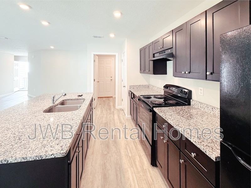 5443 Wabash Blvd - Photo 2 of 28