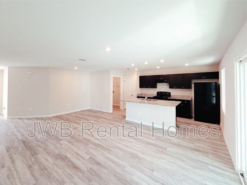 5443 Wabash Blvd - Photo 3 of 28